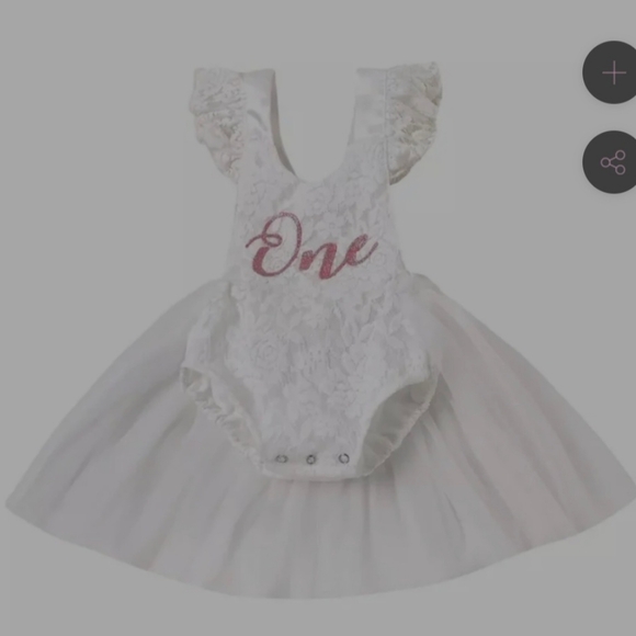 Babies 1st Birthday outfit. - Picture 1 of 1